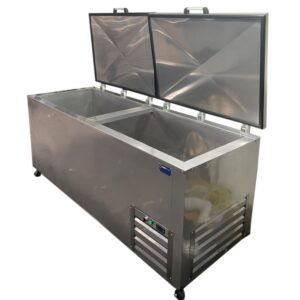 Congelador horizontal de 860 litros de lado puertas abiertas